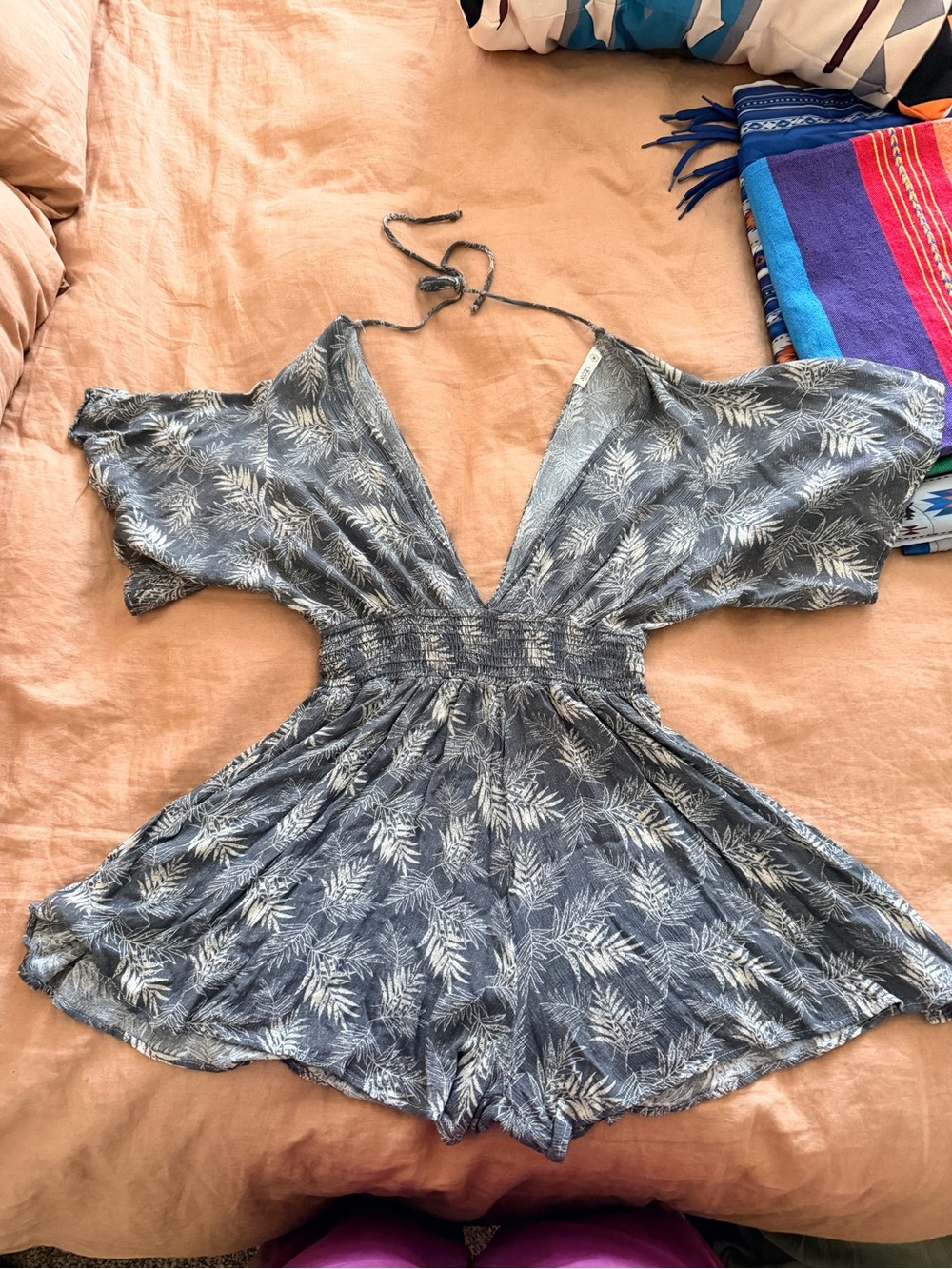 Sozy - Selena Romper (Deep V-Neck Blue Leaf Print Romper with Smocked Waist)